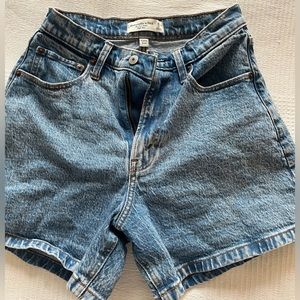Abercrombie curve love - dad shorts size 26 medium wash